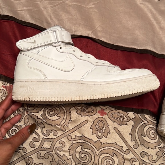 Air Force 1 Mid (GS) - Picture 8 of 10